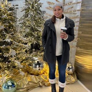 Meet your Posher, Olivia